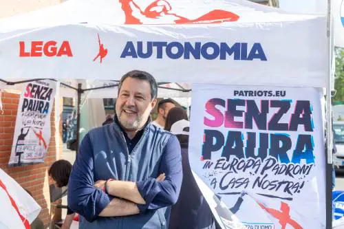 Il Pd mette ai voti la mozione-bavaglio. Salvini: "Da fascisti"