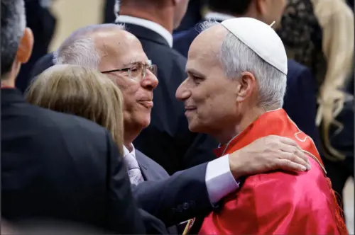 Trump attacca Papa Leone ma elogia il fratello Louis: “È Maga e ha capito tutto, Leo no!”