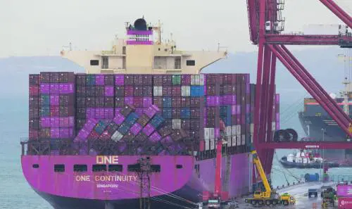 Petrolio, crollata la produzione. Borse in caduta