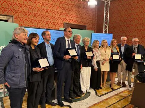 Da Tommaso Cerno agli Oliver Onions: l’Italia delle eccellenze premiata agli Academy Leaders dal Professor Roberto Verna