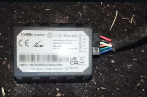 “Ci controllano”. La gaffe degli antagonisti: pensano di essere spiati, ma è solo la scatola nera dell'assicurazione