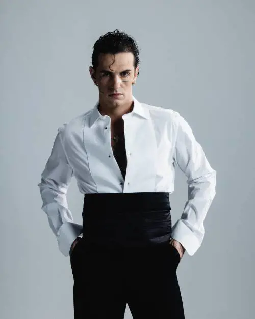 Achille Lauro: "Porterò i miei brani anche all'estero. Li sto traducendo dall'italiano"