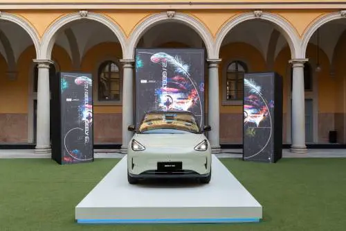 Geely E2, alla Milano Design Week anteprima europea della urban car 