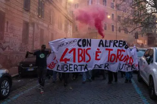 La protesta finisce dove inizia la violenza