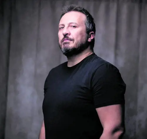 "Come comico mi sfogo sul palco. Così riesco a non litigare fuori"