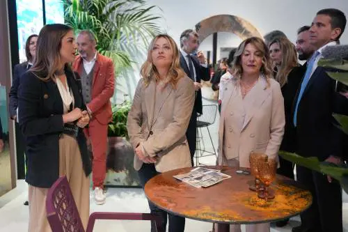 "Quella sedia a dondolo? Perfetta a Palazzo Chigi..."