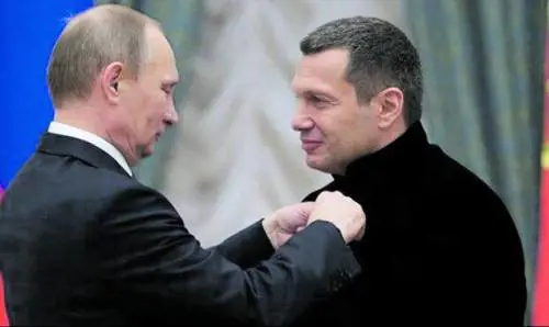 Volgare, sguaiato, estremista. Eccessi tv del giullare dello Zar specializzato in odio anti Italia (con due ville confiscate a Como)