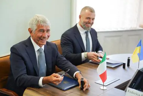 Abodi e il ministro dell'Ucraina firmano piano gioventù, sport e attività fisica