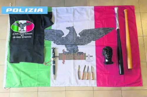 Propaganda antisemita e inviti ad armarsi in chat: 19enne in cella
