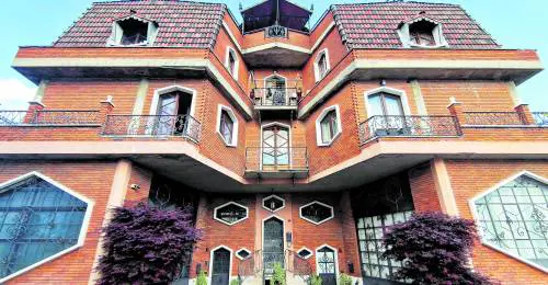  Escort, i fari dei pm anche sui locali 