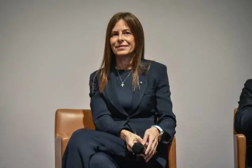 Terna, la ceo Giuseppina Di Foggia rinuncia alla buonuscita da 7,3 milioni in cambio della presidenza Eni