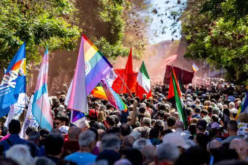 Spari al corteo Anpi a Roma, la Digos segue la pista del lupo solitario