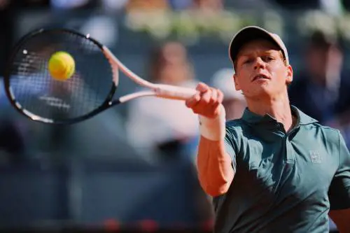 Il sogno rosso di Musetti mostra i primi segnali. Sinner spazza Moller