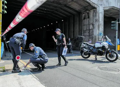 Monopattino si scontra con moto, grave un 25enne