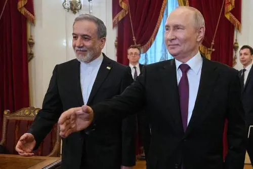 Iran, sponda con Putin. L'offerta solo sullo Stretto (senza parlare dell'uranio)