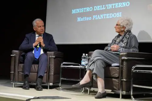 L'odio non si ferma, i dati sull'antisemitismo: 605 casi segnalati nel 2025 