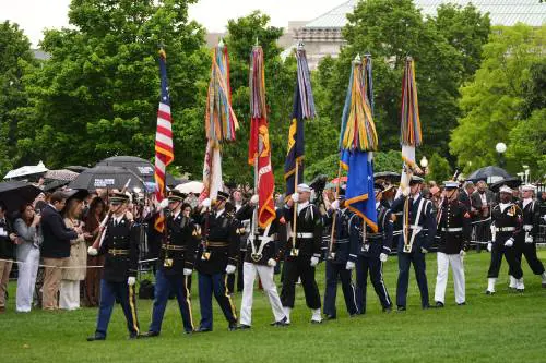 Re Carlo e Camilla alla Casa Bianca: le foto della cerimonia di benvenuto