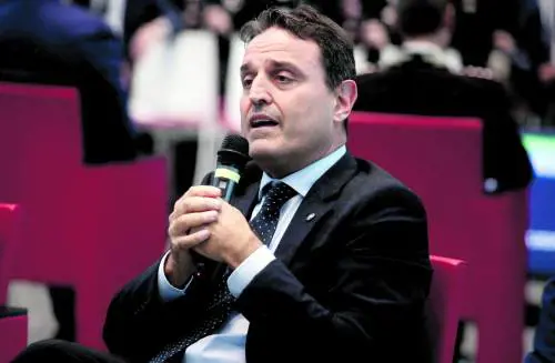 Il presidente Zappi inibito: decapitato il settore arbitri. Ora la palla passa a Gravina