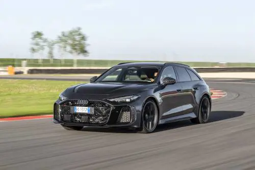 Audi RS5 Avant: le foto della prova su strada