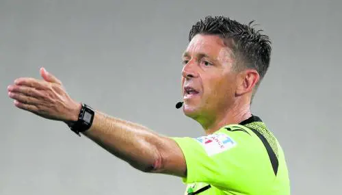 "Loro non vogliono più vedere quell'arbitro"