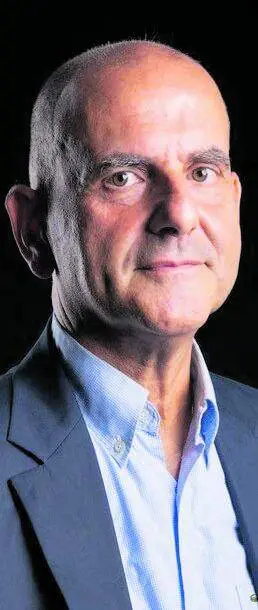 Alberto Pellai: "È l'effetto social: i ragazzini credono di essere supereroi"