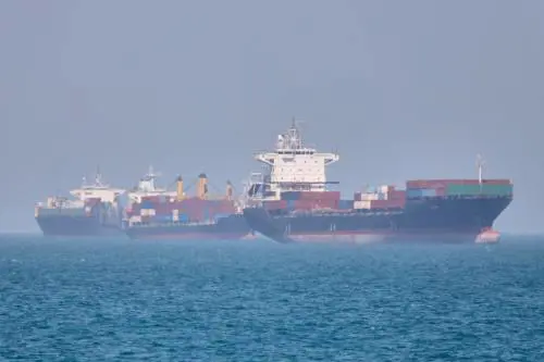 Avviso di Trump su Hormuz: "Liberatelo o torna la guerra"
