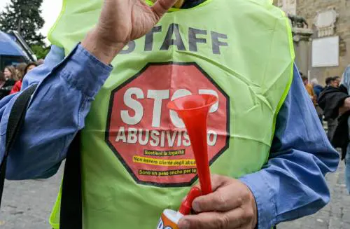 "Per fermare gli abusivi si usino le telecamere"