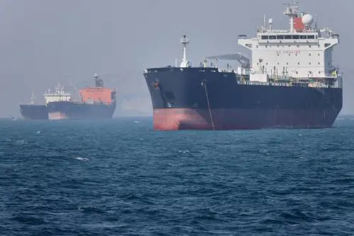 Media Usa: "Vicini a memorandum per fine guerra, attesa risposta dell'Iran in 48 ore". Nave francese colpita ad Hormuz, equipaggio ferito