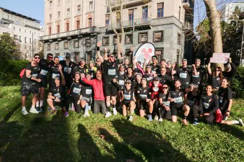 Da community online a squadra reale: così il fitness di Rebo ha portato decine di persone alla Milano Marathon per i bambini di Sport Senza Frontiere