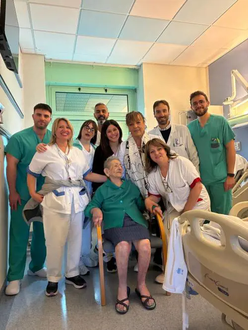 Al Policlinico Tor Vergata operata con successo  paziente di 102 anni: in piedi dopo 2 giorni