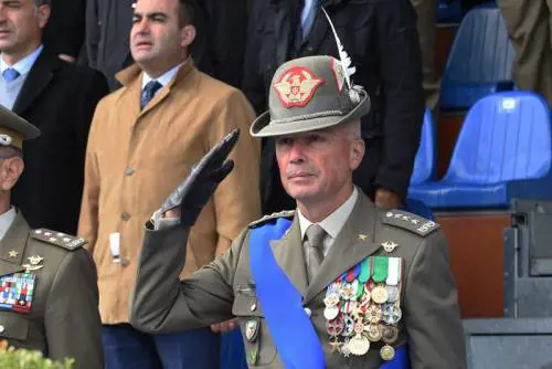Il generale: "È un insulto per noi alpini. Siamo nel mirino delle frange estreme"