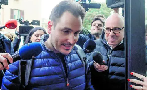 Garlasco, Sempio a Roma per una perizia psicologica. Le prime parole: "Ogni cosa a suo tempo..."
