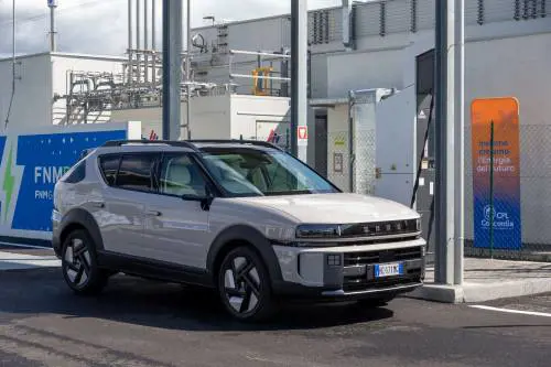 Hyundai Nexo debutta in Italia insieme alle nuove stazioni di idrogeno in Lombardia e Piemonte