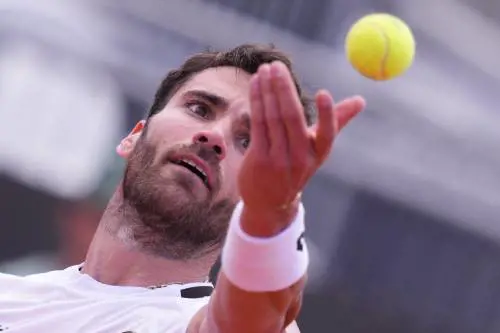 Internazionali, impresa di Andrea Pellegrino: batte Tiafoe in due set, agli ottavi possibile derby con Sinner