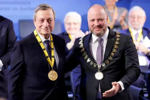 Draghi: "Noi europei ora davvero soli insieme. Azione a 27 inadeguata, serve federalismo pragmatico"