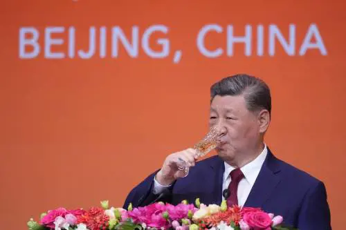 Tempo e la "teoria di Mao": così la Cina di Xi pianifica la "vittoria finale" sugli Usa di Trump