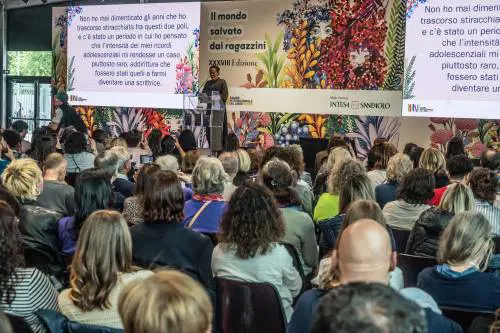 Il Lingotto diventa per magia il giardino della concordia. Ma sempre in salsa pro Pal