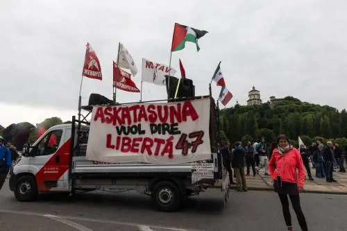 La toga no Tav tifa centri sociali. "Bloccare le strade è un loro diritto"