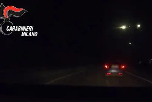 L’inseguimento a folle velocità contromano e l’arresto dopo il tentativo di fuga dalla caserma: fermati due marocchini