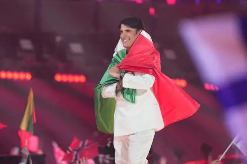 Eurovision, boato per Sal Da Vinci che si commuove