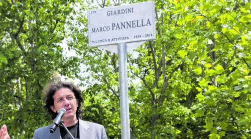 Intitolati a Marco Pannella i giardini vicino al carcere