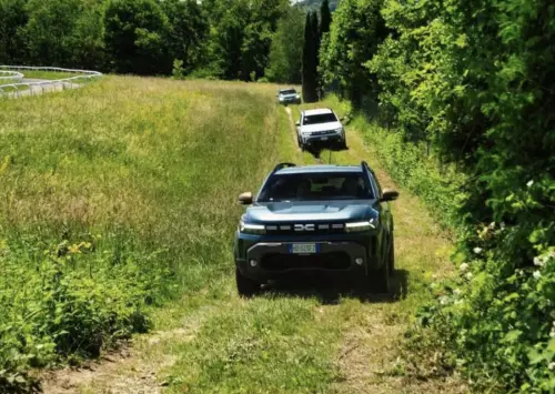 Dacia reinventa il 4x4 accessibile: Duster e Bigster puntano su ibrido, GPL e trazione elettrica
