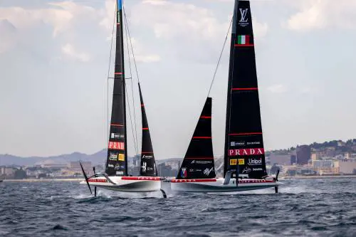 America’s Cup, Luna Rossa supera New Zealand e trionfa nelle regate preliminari a Cagliari