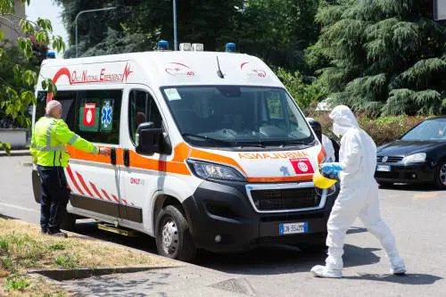 Sospetti casi di Ebola, ricoverate a Milano due persone rientrate dall'Uganda. Il Ministero attiva il monitoraggio sanitario