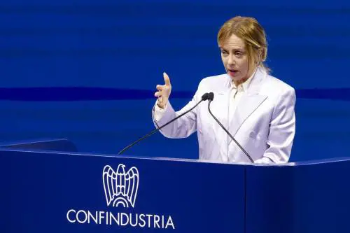 Meloni dà la scossa all'Ue: "Basta lacci, lacciuoli e gabbie. La regola sia la libertà”