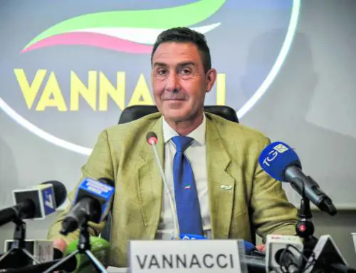 Vannacci schiera le  sue truppe al Pirellone. E pensa già a un candidato sindaco per Milano