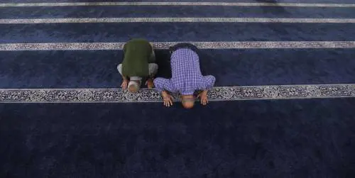 Intero paese svegliato all’alba dal canto del muezzin: è polemica nel lecchese