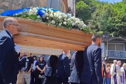 Addio a Monica Montefalcone e Giorgia Sommacal: lo strazio ai funerali