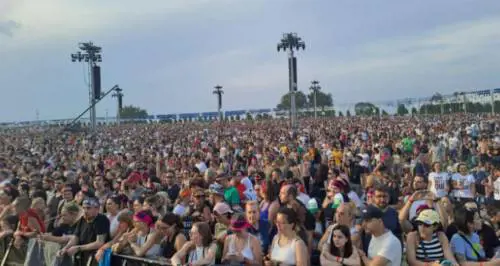 Lo psicodramma Campovolo affonda il Pd. Annullati i concerti di Travis Scott e Kanye West