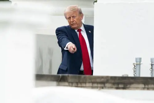 Iran, Trump: "Hanno accettato di non sviluppare né acquistare armi nucleari"